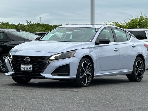 Certified 2024 Nissan Altima 2.5 SR w/ SR Premium Package AWD/4WD image 8