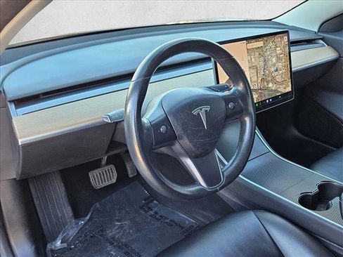Used 2018 Tesla Model 3 Long Range image 10