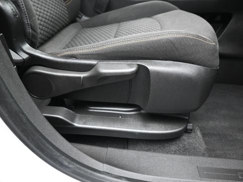 Used 2020 GMC Terrain SLE w/ Driver Convenience Package image 16