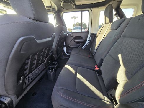 Used 2022 Jeep Wrangler Unlimited Rubicon image 10