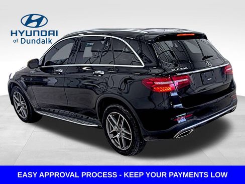 Used 2019 Mercedes-Benz GLC 300 4MATIC w/ AMG Line image 2