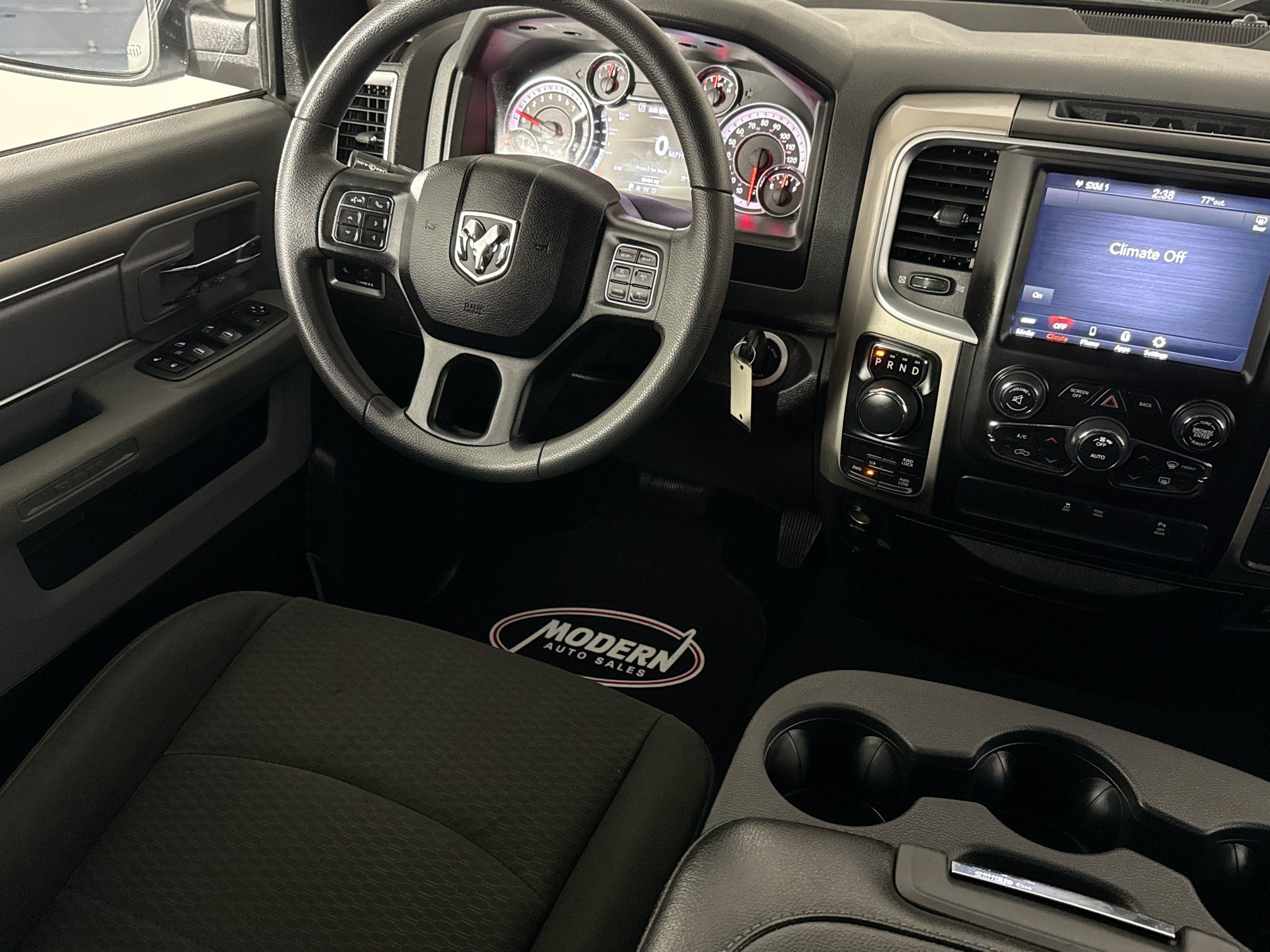 Used 2020 RAM 1500 Classic SLT AWD/4WD image 31