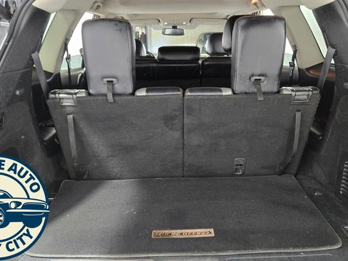 Used 2019 Nissan Pathfinder SL AWD/4WD image 39