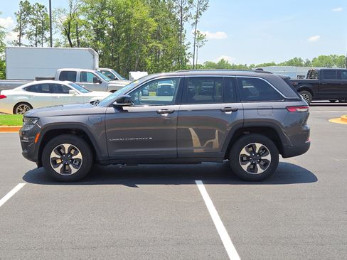 Used 2023 Jeep Grand Cherokee 4WD 4xe image 14