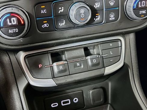 Used 2022 GMC Terrain SLE w/ Driver Convenience Package FWD image 22