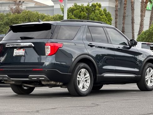 Used 2022 Ford Explorer XLT w/ Equipment Group 202A image 5
