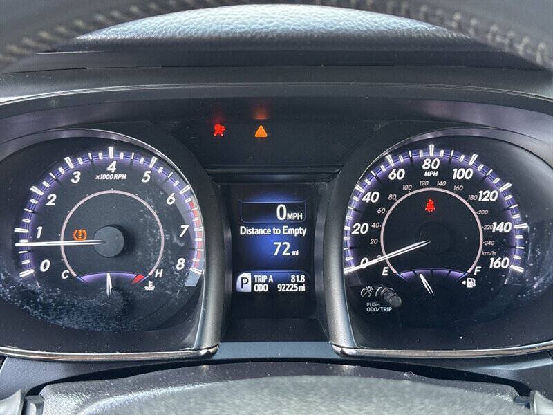 Used 2016 Toyota Avalon Limited w/ Toyota Safety Sense Package FWD image 27