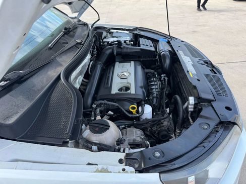 Used 2016 Volkswagen Tiguan S image 17