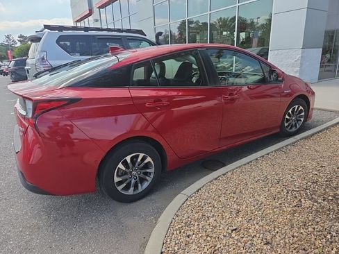 Used 2022 Toyota Prius XLE w/ Advanced Technology Package FWD image 3