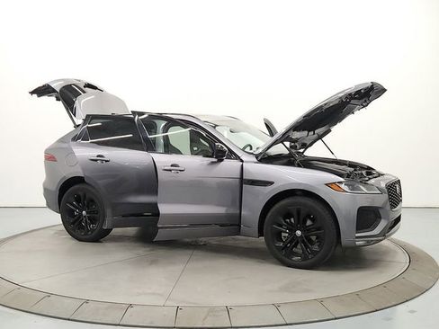 Used 2025 Jaguar F-PACE R-Dynamic S image 16