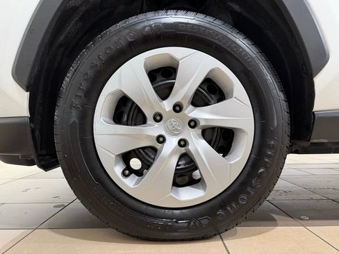 Used 2023 Toyota RAV4 LE image 9