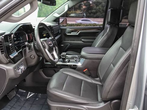 Used 2024 GMC Sierra 1500 SLT w/ SLT Premium Plus Package AWD/4WD image 18