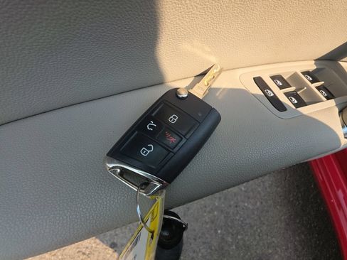 Used 2016 Volkswagen Golf SE w/ Lighting Package FWD image 27