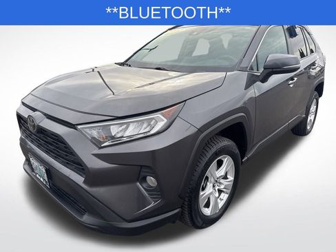 Used 2019 Toyota RAV4 XLE image 3