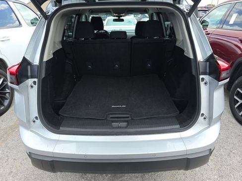 Used 2025 Nissan Rogue SV FWD image 22