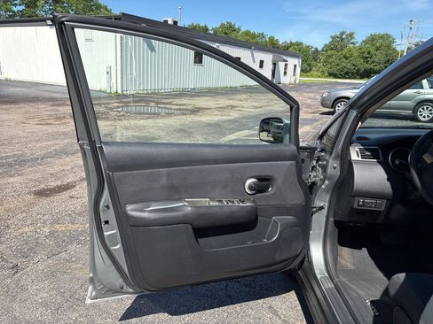 Used 2009 Nissan Versa 1.8 S w/ PWR Pkg FWD image 16