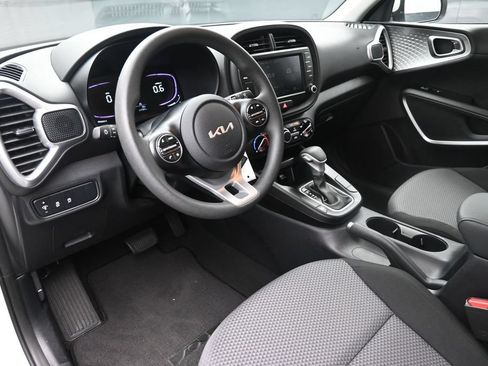 Used 2024 Kia Soul LX w/ Option Group 015 FWD image 20