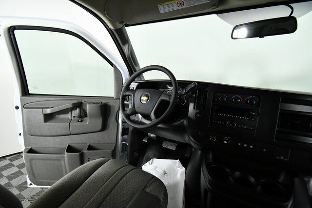 New 2025 Chevrolet Express 3500 Extended RWD image 19
