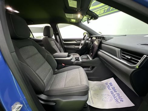 Used 2025 GMC Terrain Elevation AWD/4WD image 29