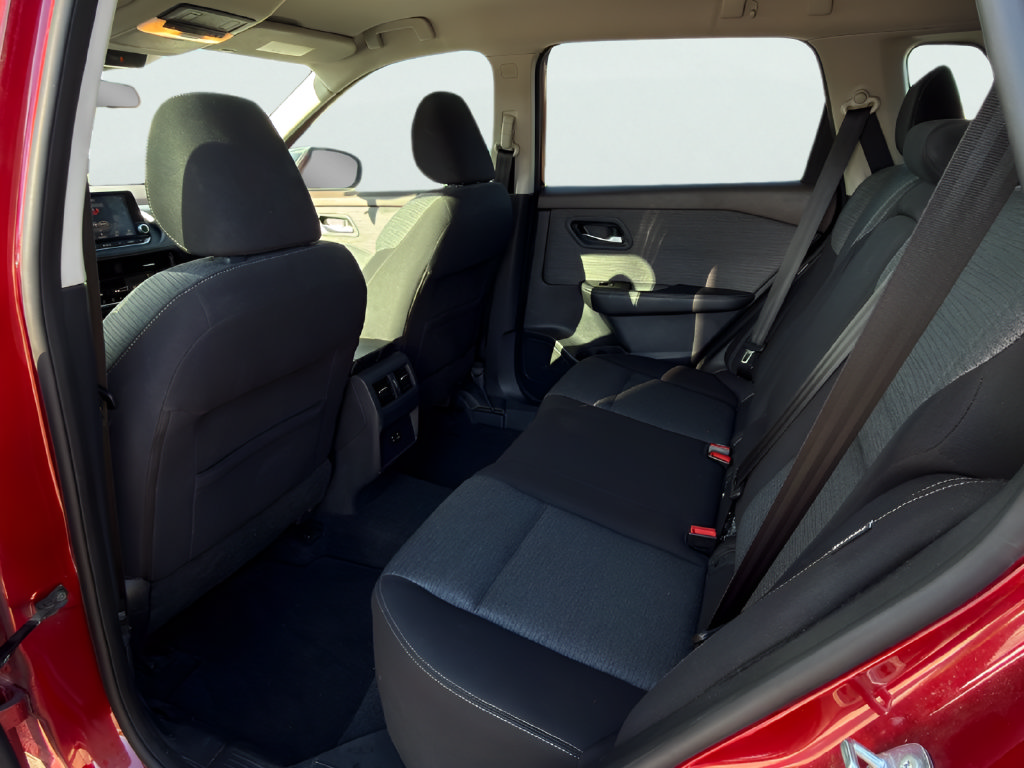 Used 2021 Nissan Rogue SV FWD image 15