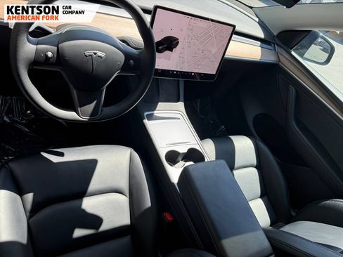 Used 2023 Tesla Model Y Long Range AWD/4WD image 23