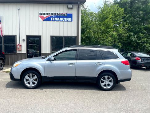 Used 2013 Subaru Outback 3.6R Limited w/ Moonroof Pkg image 7
