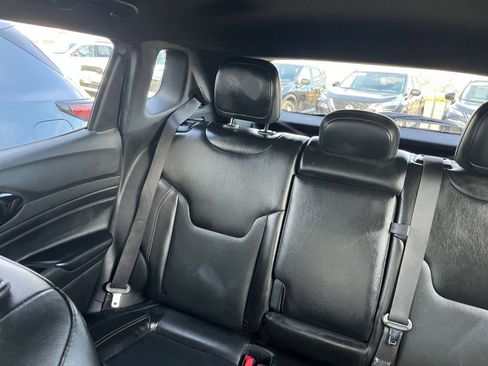 Used 2023 Jeep Compass Limited image 39