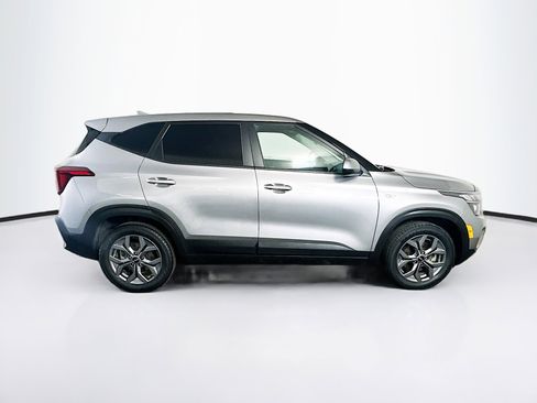 Used 2024 Kia Seltos LX AWD/4WD image 10