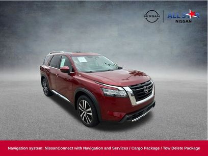 Used 2024 Nissan Pathfinder Platinum w/ Cargo Package