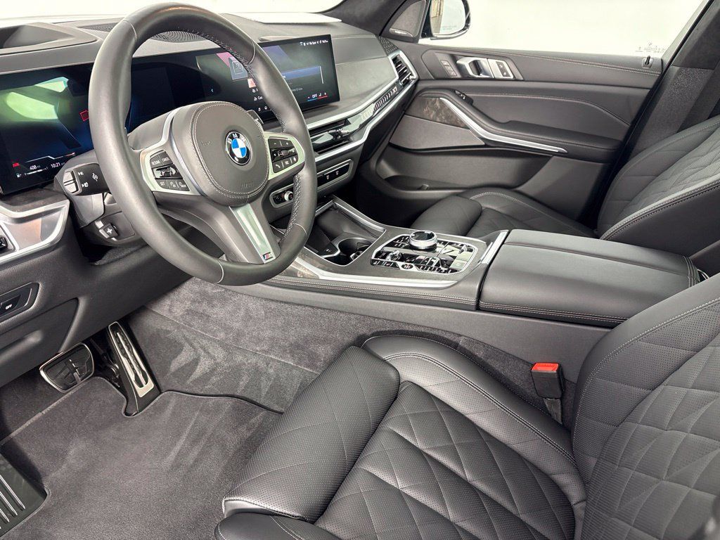 Used 2026 BMW X7 xDrive40i AWD/4WD image 11