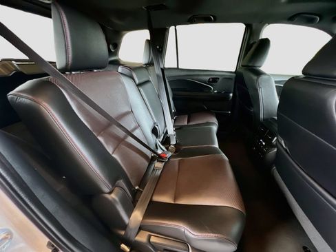 Used 2024 Honda Passport Black Edition image 29