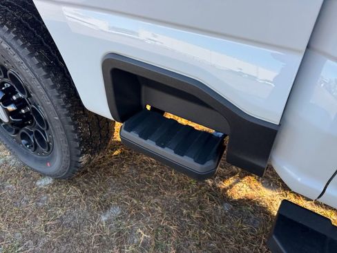 New 2026 Ford F350 Lariat w/ Black Appearance Package image 27