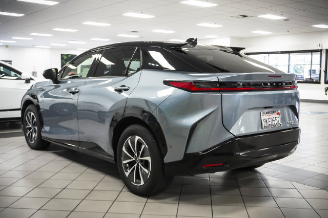 Used 2023 Lexus RZ 450e Premium w/ Technology Package AWD/4WD image 8