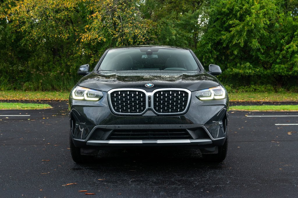 Certified 2024 BMW X4 xDrive30i w/ Premium Package AWD/4WD image 2