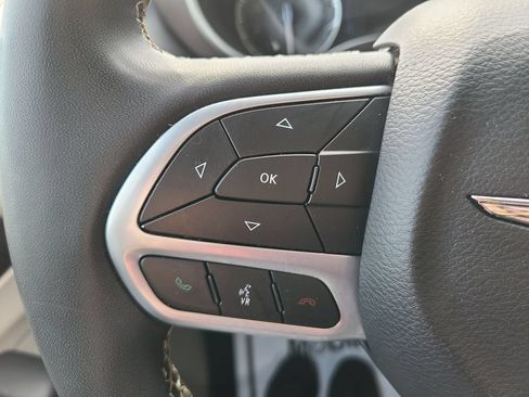 Used 2023 Chrysler Voyager LX FWD image 25