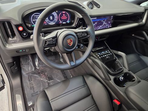 New 2026 Porsche Cayenne Coupe AWD/4WD image 4