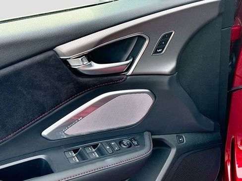 Used 2025 Acura RDX A-Spec image 18