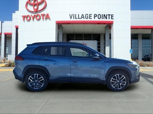 Certified 2026 Toyota Corolla Cross XLE image 8