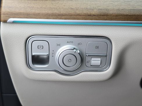 Used 2023 Mercedes-Benz GLE 350 4MATIC w/ AMG Line Exterior image 26