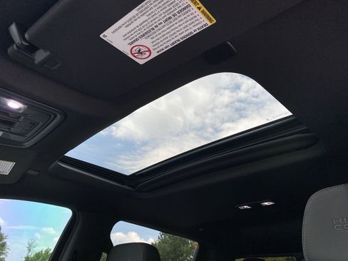 Used 2021 Chevrolet Silverado 3500 High Country w/ Z71 Off-Road Package image 9