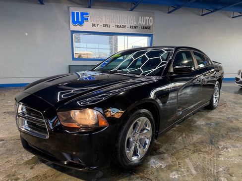 Used 2014 Dodge Charger SXT image 5