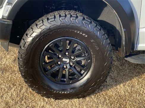 Used 2025 Ford F150 Raptor image 45