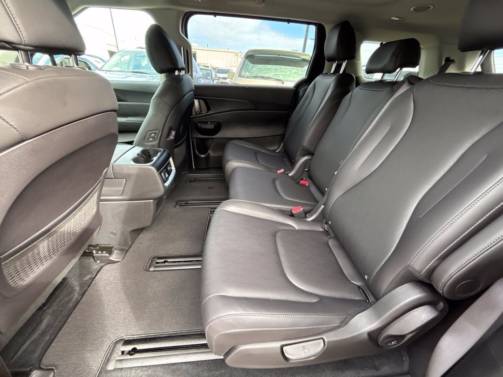 Certified 2026 Kia Carnival SX FWD image 18