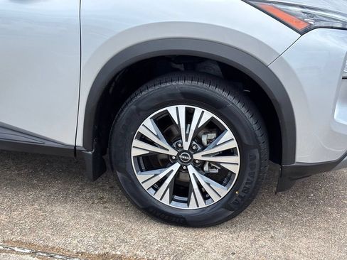Used 2023 Nissan Rogue SV FWD image 8