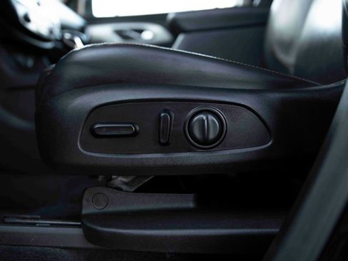 Used 2021 Chevrolet Traverse RS image 12