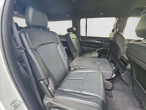 Used 2024 Jeep Wagoneer Series II w/ Flexible Seating Group RWD image 16