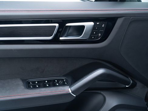 Used 2023 Porsche Cayenne GTS image 23