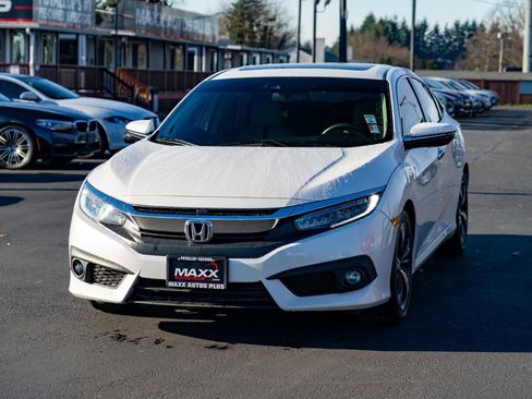 Used 2016 Honda Civic Touring image 5