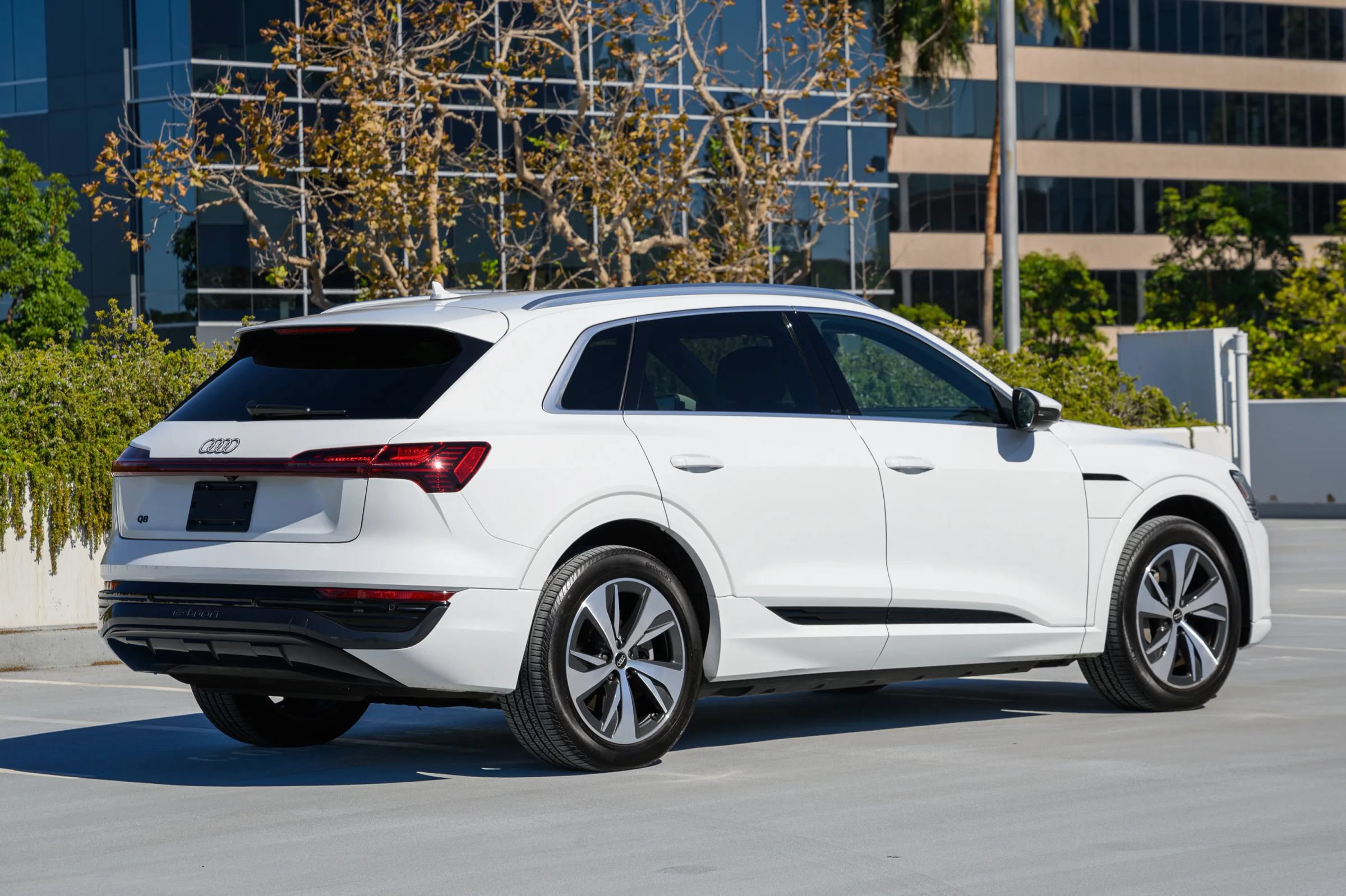 Used 2024 Audi Q8 e-tron Premium AWD/4WD image 7