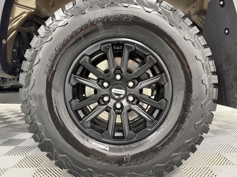 Used 2025 Ford F150 Raptor AWD/4WD image 48